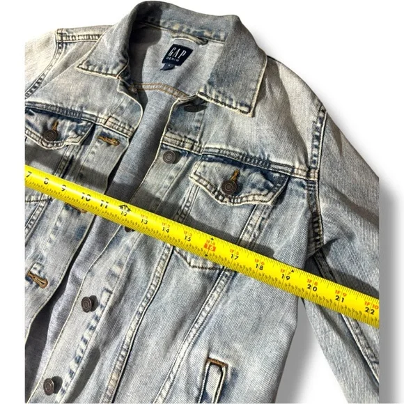 GAP Blue Light Wash Denim Slim Fit Button Front Closure Jacket With Four Pockets - Picture 9 of 16